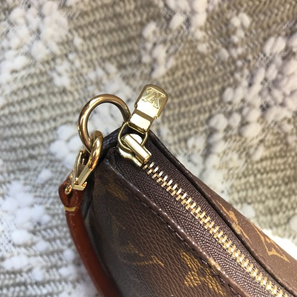 Louis Vuitton Monogram Pouchette Bag - Picture 4 of 10